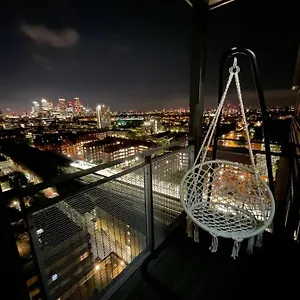  Apartment - Shadwell - Wrap Around Balcony W Scenic View